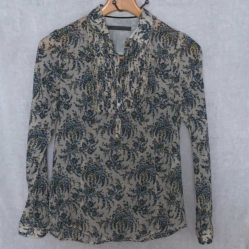 Zara Basic floral long sleeve top size s.